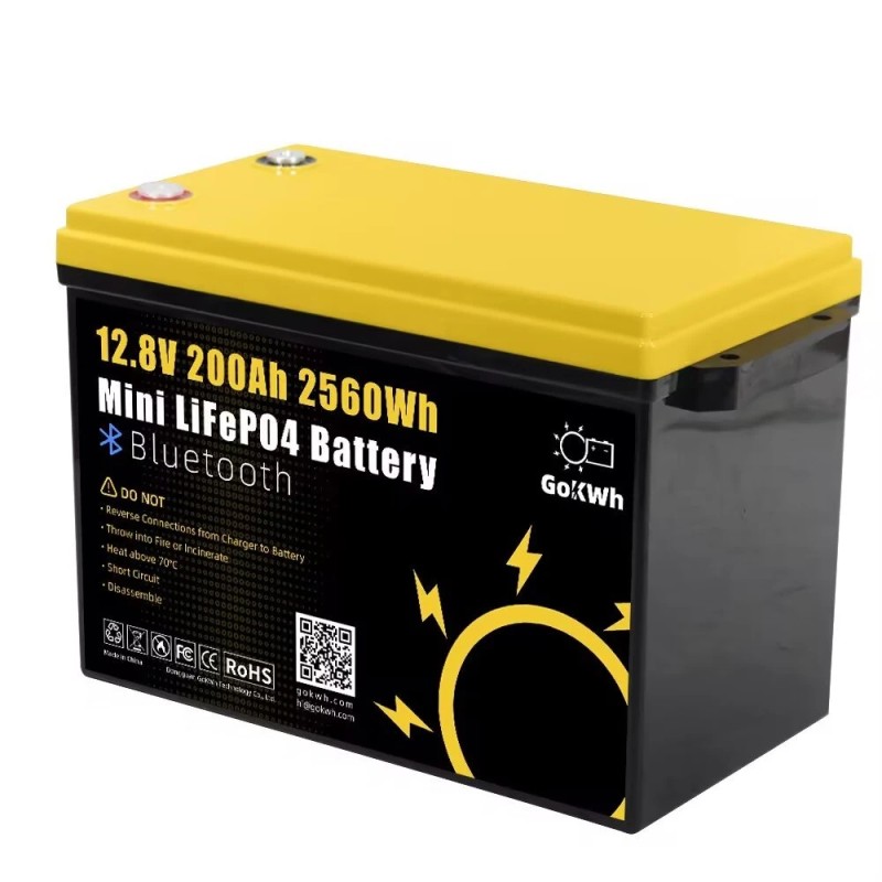 Gokwh 12 8 V 200 Ah minikokoinen LiFePO4 akku sisäänrakennetulla Bluetooth BMS llä IP65 suojattu