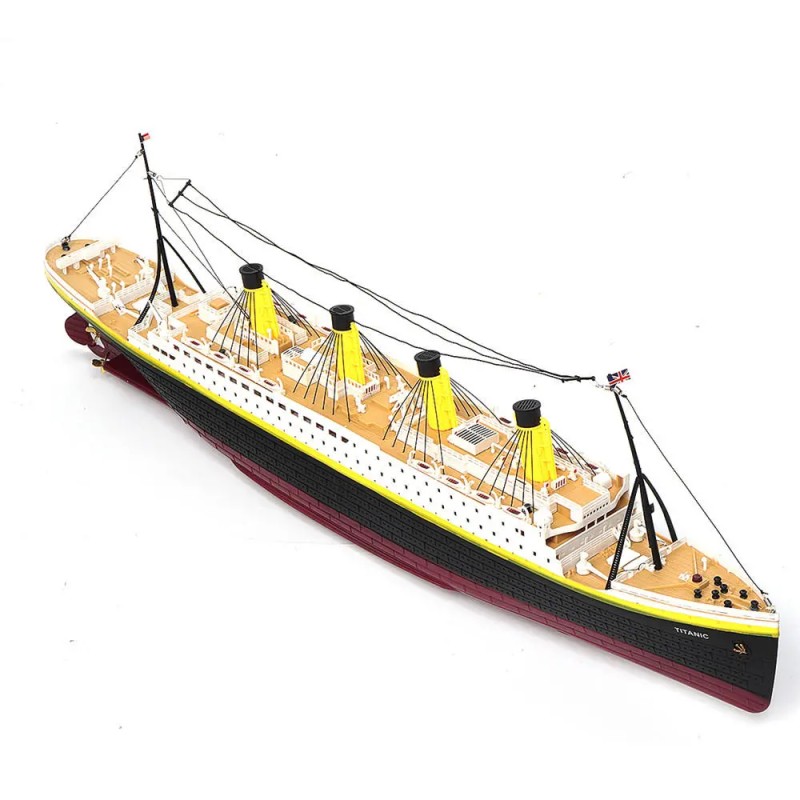 NQD 757 1/325 radiokontrolloitu Titanic-mallinen 80,5 cm vene LED-valolla
