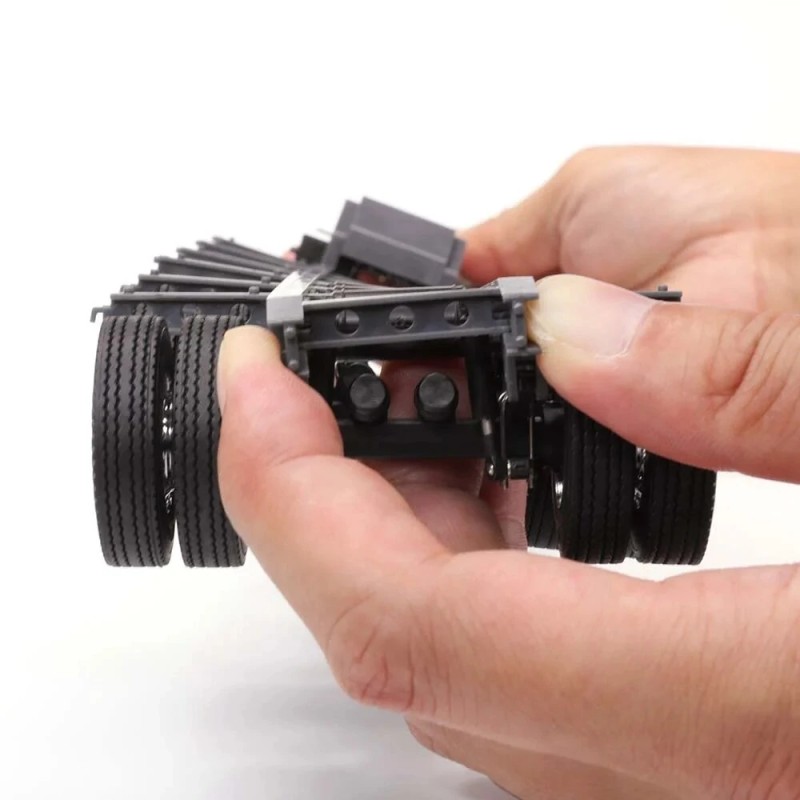 Orlandoo Hunter OH32N02 1/32 tee-se-itse kasaamaton valkoinen lavetti puoliperävaunu malli