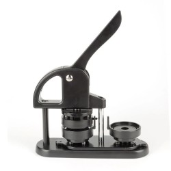 Kolmitoiminen tee-se-itse napinvalmistaja 25, 32 ja 58 millimetriä osilla ja ergonomisella kaarikahvalla