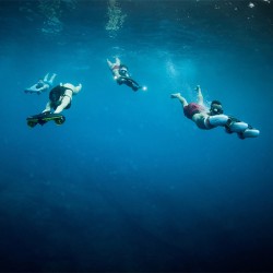 Tehokas sukellusskootteri sublue Navbow+ 3-vaiheinen 40 metrin sukellussyvyys 60 minuutin akunkesto OLED-näyttö