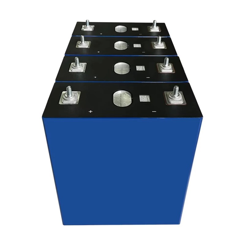 Blackcell REPT neljän kappaleen litiumrautafosfaatti 3,2 voltin 320 ampeeritunnin akkusarja