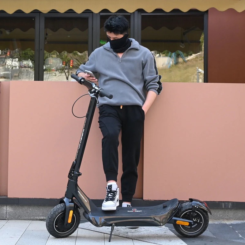 NANROBOT C1 3.0 taitettava sähköpotkulauta 48V 10,4Ah 500W 25km/h 35-45km toimintasäde