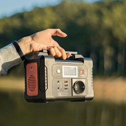 FlashFish E200 200W 40800mAh kannettava virtalähde sisältää 18V 60W taitettavan aurinkopaneelin