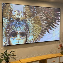 Wupro Cinema kiinteäkehysinen musta kristallivalkokangas 4K 160° 10 mm ohut kehys 92–130 tuumaa