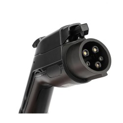 Seinäkiinnitteinen kotilatausasema tyyppi kaksi säädettävällä viiden metrin johdolla kolmekymmentäkaksi ampeerin virralla