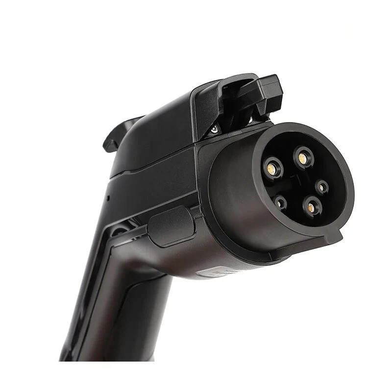 Seinäkiinnitteinen kotilatausasema tyyppi kaksi säädettävällä viiden metrin johdolla kolmekymmentäkaksi ampeerin virralla