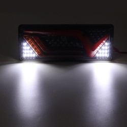 Kaksi LED-vedenpitävää perävaunun takavaloa jarru- ja dynaaminen vilkkuvalo kuorma-autoon