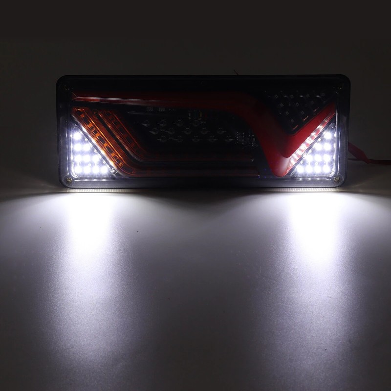 Kaksi LED-vedenpitävää perävaunun takavaloa jarru- ja dynaaminen vilkkuvalo kuorma-autoon