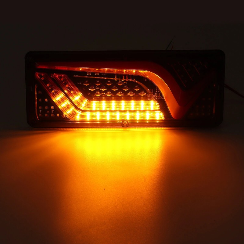 Kaksi LED-vedenpitävää perävaunun takavaloa jarru- ja dynaaminen vilkkuvalo kuorma-autoon