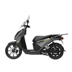 X-scooters 4000W sähkömoottoripyörä 60V 30Ah litiumakku 90 km/h 80 km toimintasäde musta