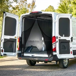 Magneettikiinnitteinen hyönteisverho takaoveen pakettiautoihin ja matkailuautoihin aurinkosuojalla