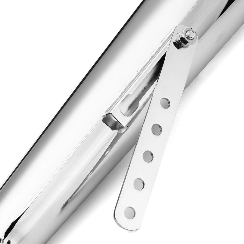 Kaksi moottoripyörän takapään universaalia hopeista pakoputkea liukukiinnikkeellä