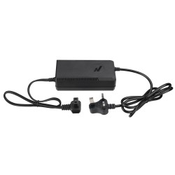 B liitinen kaksireikäinen verkkovirta tasavirtasovitin 1 7 m auton lämmittimelle