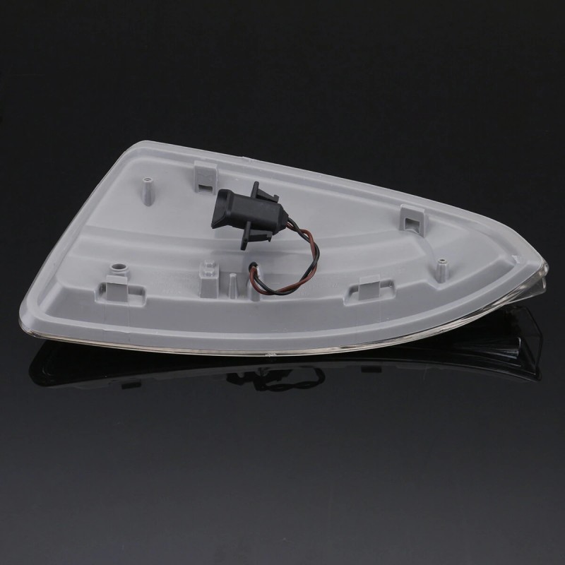 Oikeanpuoleinen sivupeilin valkoinen vilkkuvalo Mercedes-Benz ML W164 W204 C-sarja