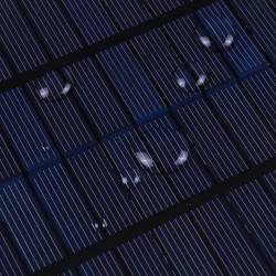 Aurinkopaneeli 10W klipseillä polykiteinen pii vedenpitävä ja pölynkestävä kannettava retkeilyyn