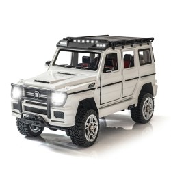 SG PINECONE FOREST 2401 RTR 1/24 pienikokoinen radio-ohjattava nelivetoinen maastoauto LED-valoilla