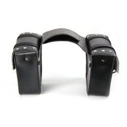 Moottoripyörän mustat sivusatulalaukut vasen ja oikea työkalutaskuilla